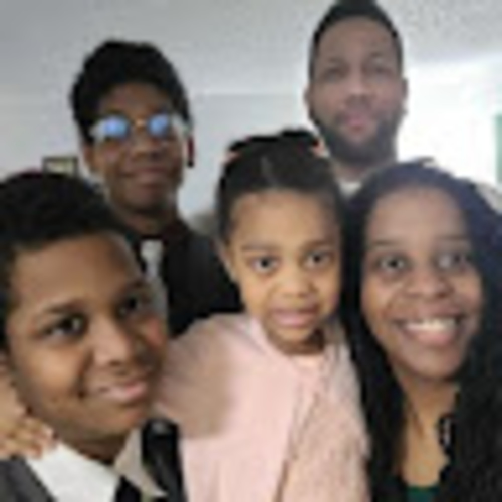 Meet your Posher, Dominic